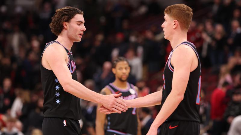 C罗主动把点球机会让给马内，一个举动彻底粉碎自私的质疑（C罗将点球权让给马内，用实际行动击碎自私质疑）