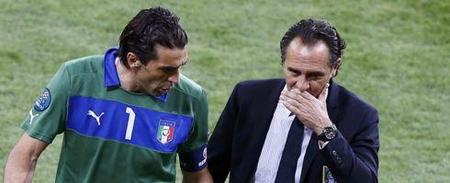 龙赛罗：阿韦洛亚和索拉里是皇马换帅选择，但我建议请回劳尔（龙赛罗谈皇马换帅：候选有阿韦洛亚与索拉里，但我主张请回劳尔）