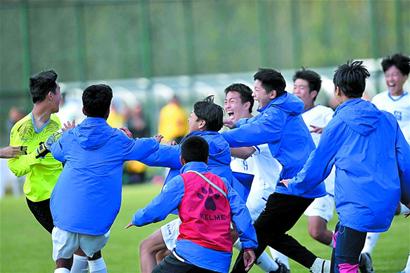 斯洛特：我将与萨拉赫进行沟通 希望他能留下（斯洛特：将与萨拉赫沟通，盼其留队）