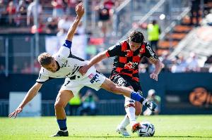 美记：快船没明确提到要裁掉保罗，可能等12月15日后再交易他（美媒：快船未明确要裁保罗 或将等12月15日后再寻交易）