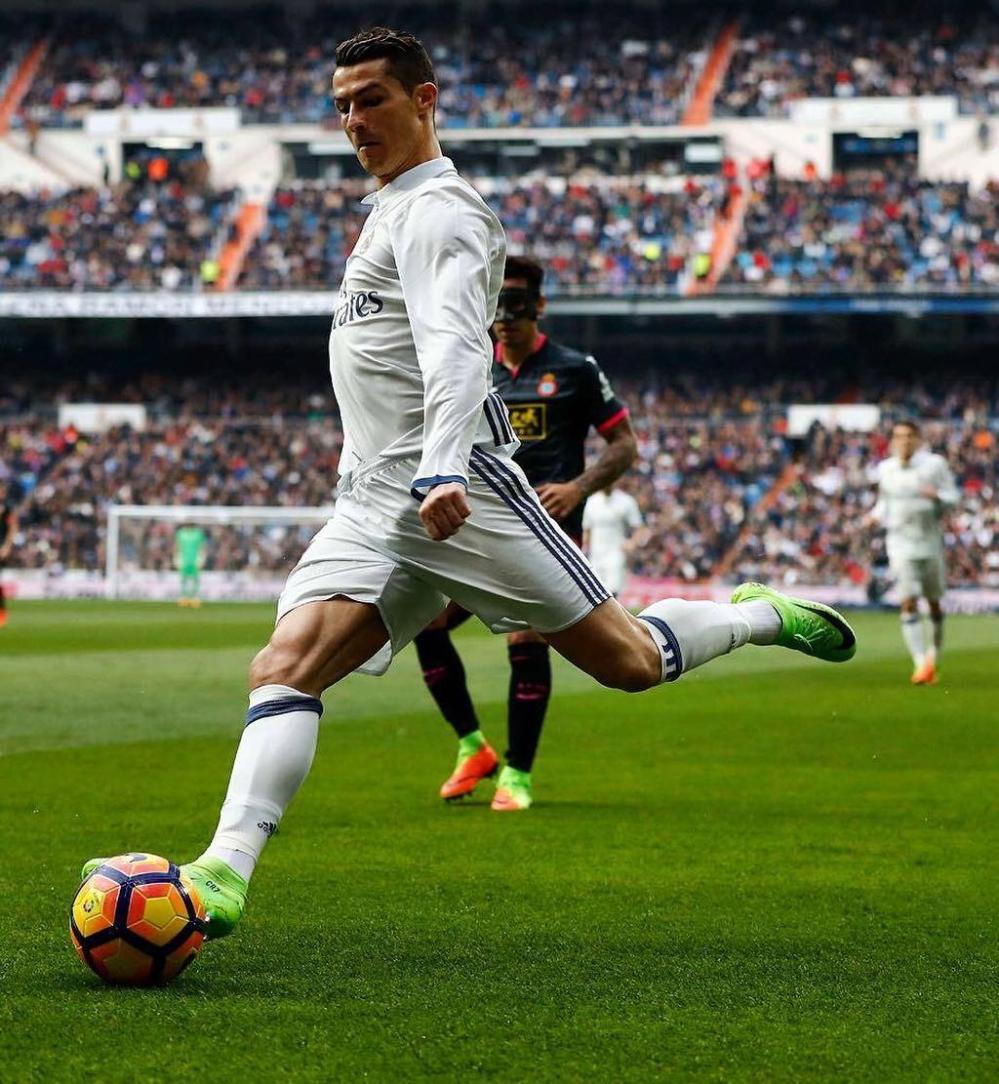 强强对话变菜鸡互啄？数据：热刺无缘＂三杀＂曼联（强强之战成互啄？数据：热刺恐无缘对曼联三连杀）