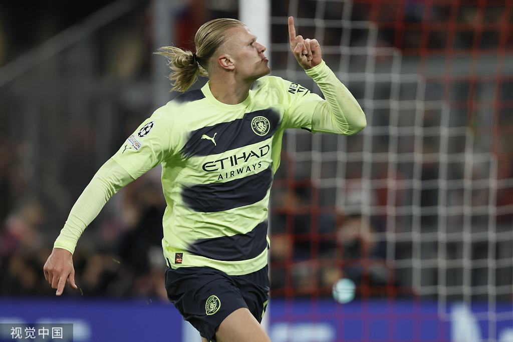 半岛晨报：李国旭中超执教表现不逊于邵佳一，甚至更胜一筹（半岛晨报：李国旭中超执教不亚于邵佳一，表现更为出色）