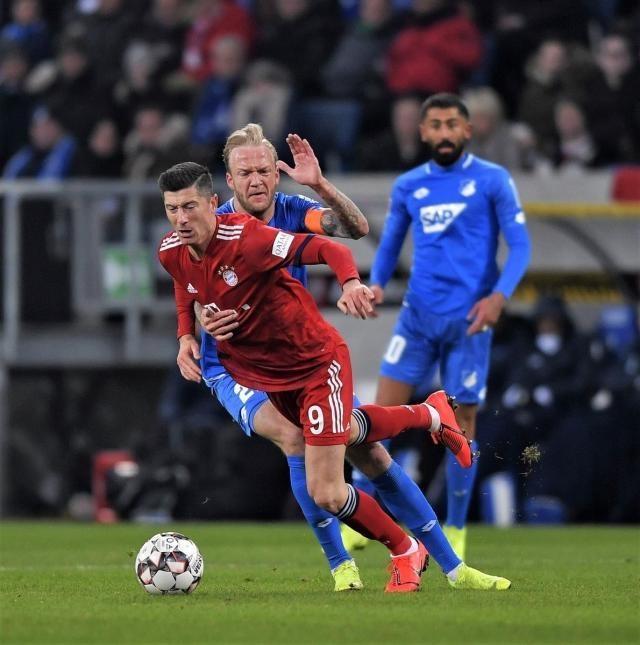 美因茨后卫科尔德甲生涯第9次染红，成德甲历史染红最多球员（美因茨后卫科尔生涯第9张德甲红牌，登上德甲历史红牌榜首）