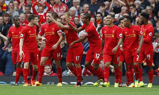 塞超球队劳动1923主帅日佐维奇在比赛中突然去世，年仅44岁（塞超劳动1923主帅日佐维奇比赛中不幸去世，终年44岁）