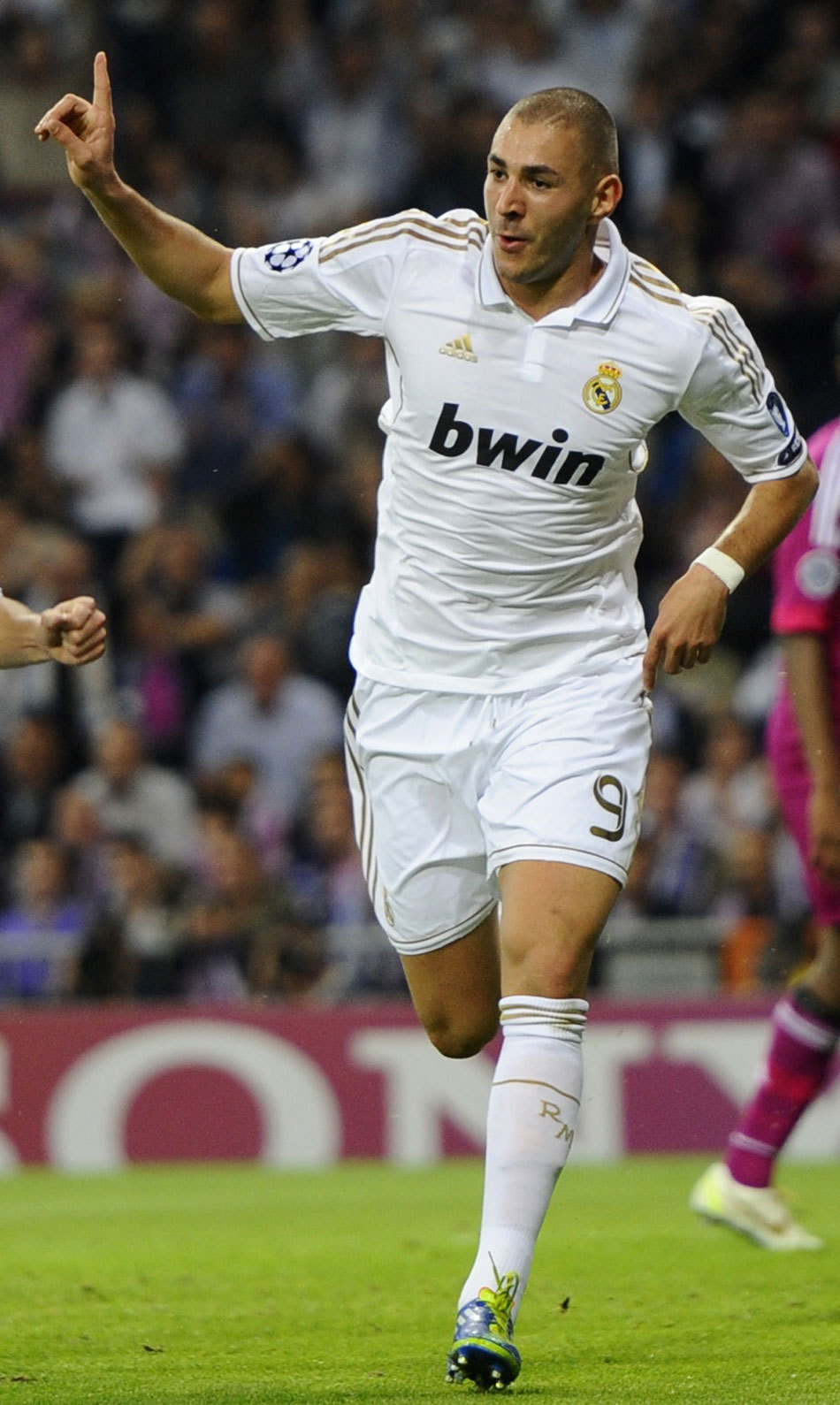 意天空：米兰将于周二恢复训练，恩昆库、莱奥等人将归队（意大利天空体育：米兰将于周二复训，莱奥、恩昆库等人归队）