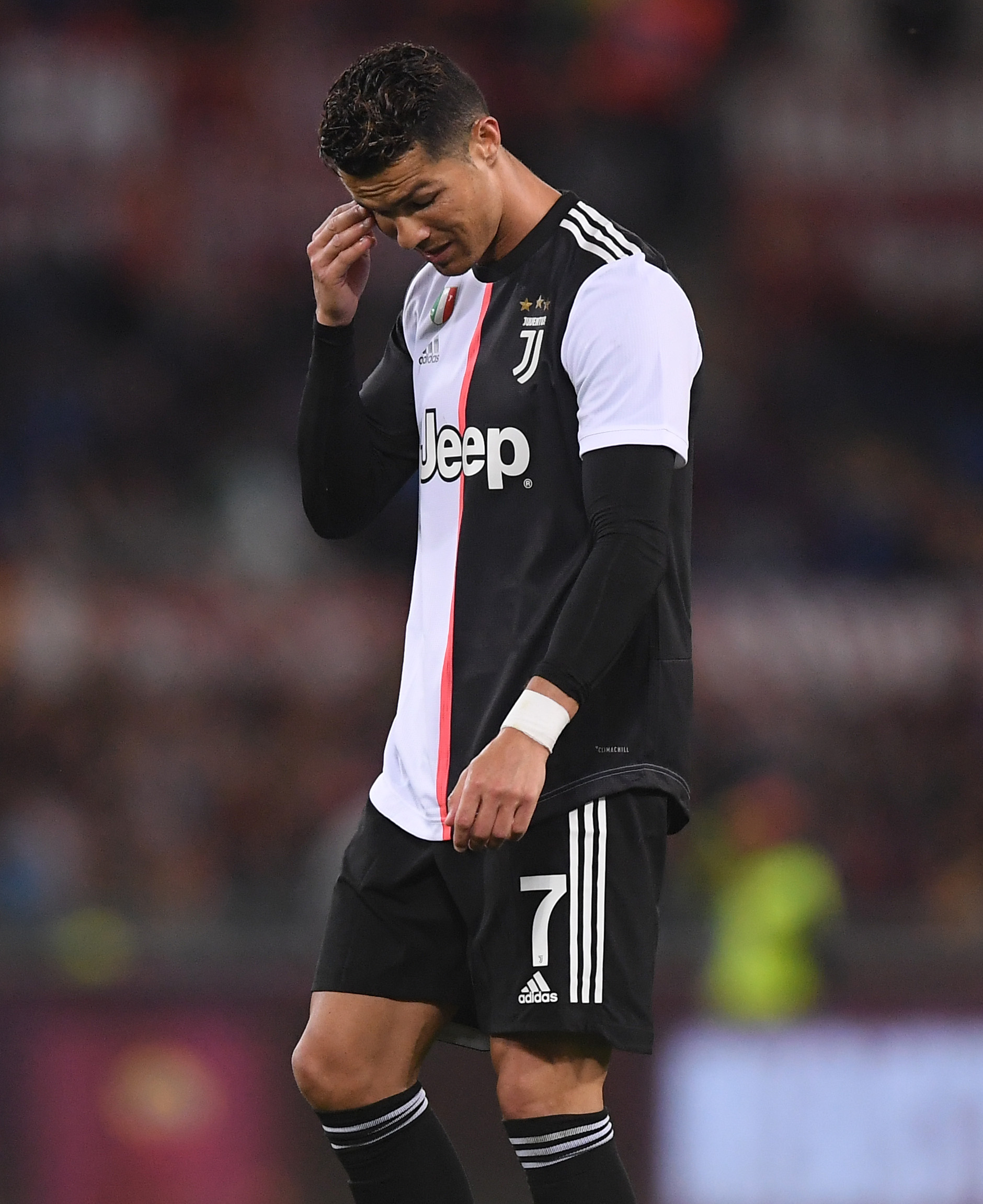 炫耀？里沙利松晒北伦敦德比全场最佳奖杯并艾特加布里埃尔（挑衅？里沙利松晒北伦敦德比全场最佳奖杯并@加布里埃尔）