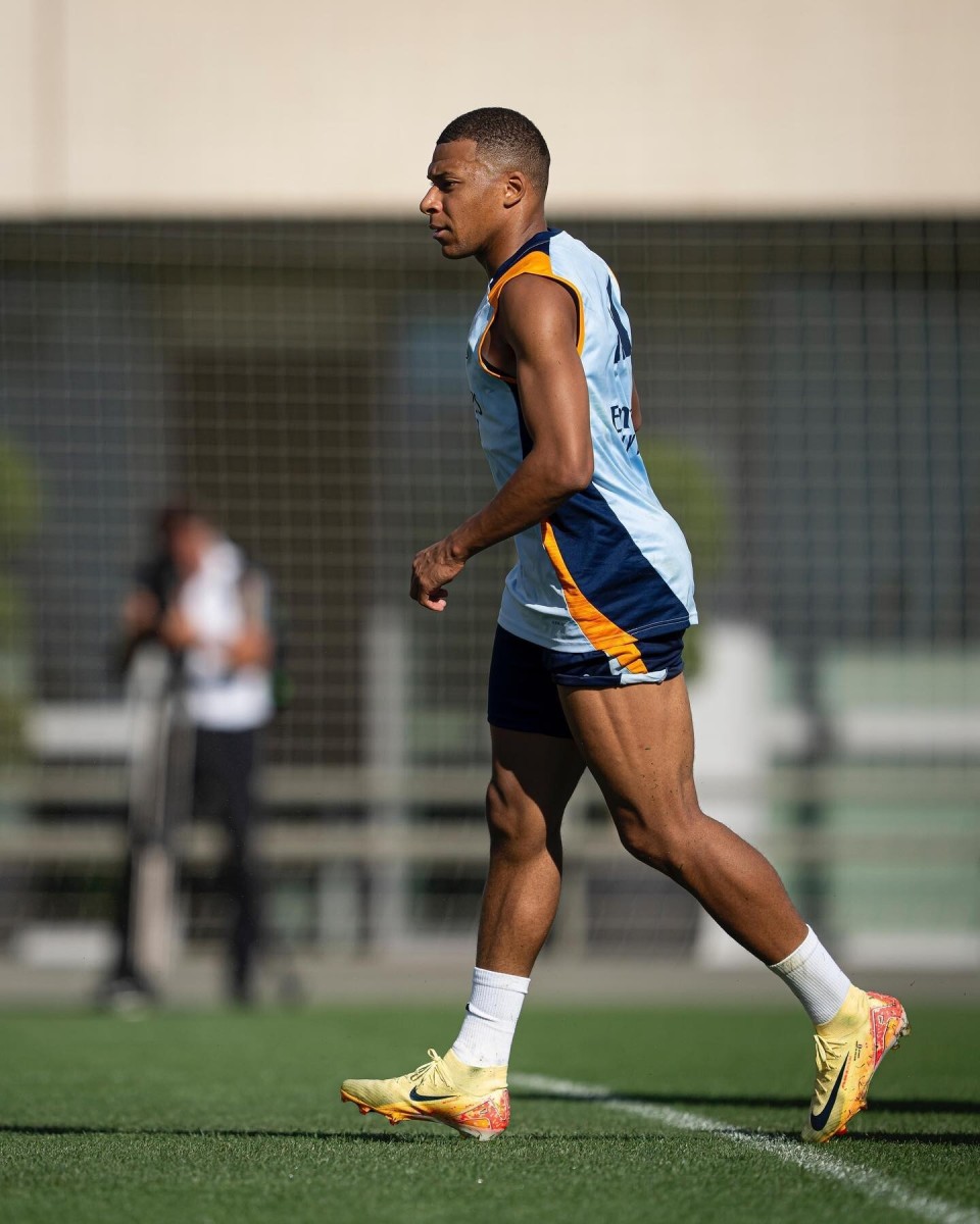 斯基拉：巴黎FC有意把坎特带回法甲，双方已经开始谈判（斯基拉：巴黎FC正推动坎特回归法甲，双方已开启谈判）