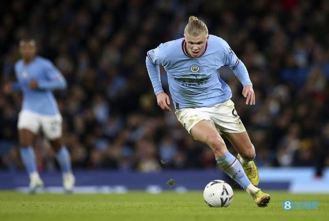 半场战报：霍芬海姆3-0奥格斯堡，布格尔1射1传，巴祖马纳-杜尔破门（半场速报：霍芬海姆3比0领先奥格斯堡，布格尔传射建功，巴祖马纳-杜尔破门）